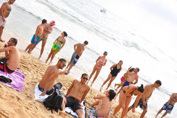 Champagne Showers @ Edde Sands